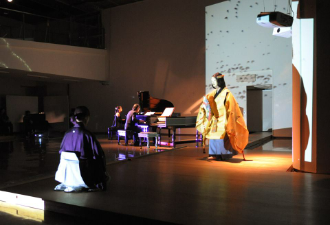2008 年<音楽×能×映像の競演>　神奈川県民ホール